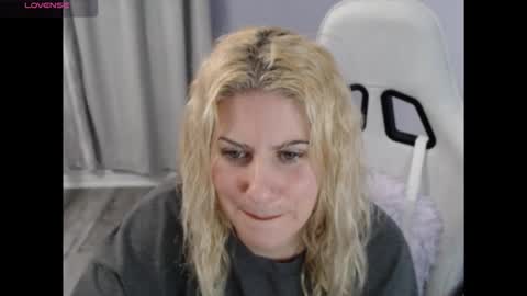 Starr40 online show from November 21, 1:35 pm