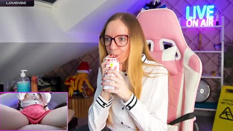 Alice online show from December 2, 8:48 am