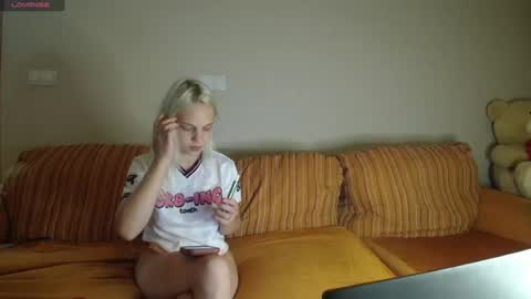bellezza0 online show from July 6, 11:29 pm