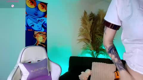 benn_ulus online show from May 21, 11:19 am