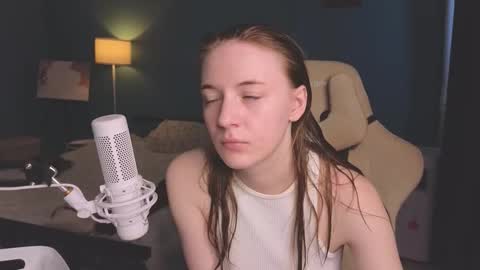 Snapshot of benty_bunny chatting on September 18, 10:25 am Alice online show from September 18, 10:25 am