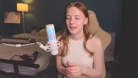 Snapshot of benty_bunny chatting on October 17, 10:40 am Alice online show from October 17, 10:40 am