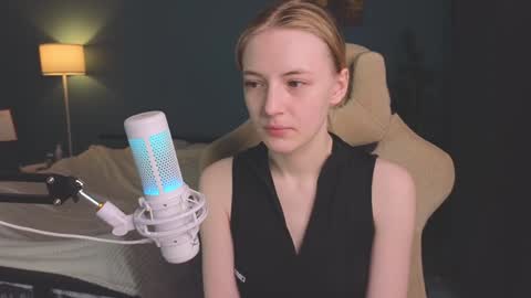 Snapshot of benty_bunny chatting on January 29, 11:30 am Alice online show from January 29, 11:30 am