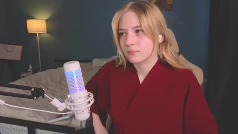 Snapshot of benty_bunny chatting on March 6, 11:47 am Alice online show from March 6, 11:47 am