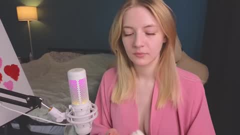 Snapshot of benty_bunny chatting on February 11, 11:09 am Alice online show from February 11, 11:09 am