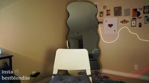 Chloe Next stream on Friday online show from February 2, 5:26 pm