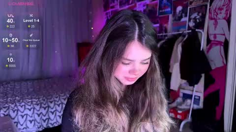 Snapshot of bestie_me chatting on October 22, 6:13 pm Emily Stream every day online show from October 22, 6:13 pm