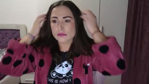   BeyonceDoll       Twitter DollBeyonce    online show from March 22, 8:15 pm