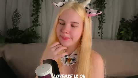 Eliz online show from October 29, 2:05 am