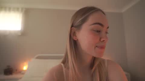 Snapshot of bibi_it_is chatting on September 30, 1:44 am Bibi online show from September 30, 1:44 am