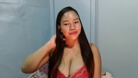Snapshot of big_buttasian chatting on January 10, 12:27 am Grace - online show from January 10, 12:27 am