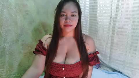 Snapshot of big_buttasian chatting on January 9, 1:29 am Grace - online show from January 9, 1:29 am