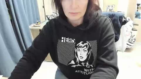 mom online show from October 9, 11:36 am