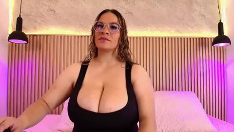 Tell me Sophia  online show from October 15, 4:53 pm