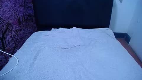 Snapshot of bigg_boobs_xxx chatting on October 20, 7:00 am  Sunny   online show from October 20, 7:00 am