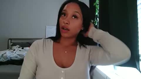 bignaturalmami online show from June 8, 9:58 pm