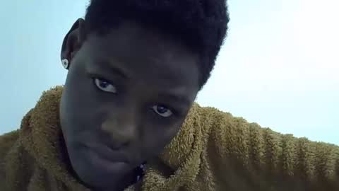 Snapshot of black_berry9 chatting on October 21, 9:35 am black_berry9 online show from October 21, 9:35 am