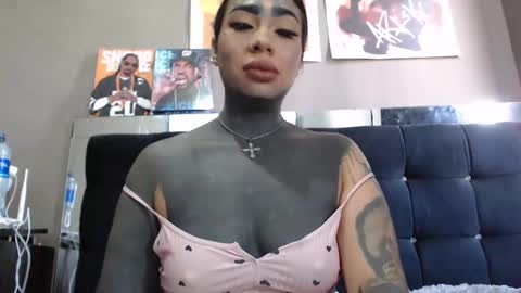 karenth soto online show from December 21, 1:32 pm