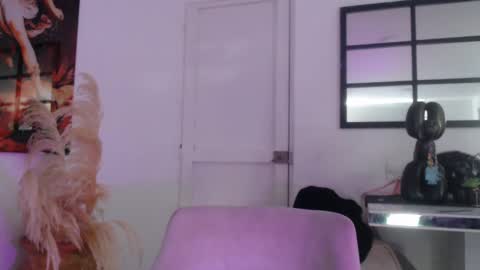 Snapshot of black_latina1 chatting on October 25, 3:08 pm luisa  online show from October 25, 3:08 pm