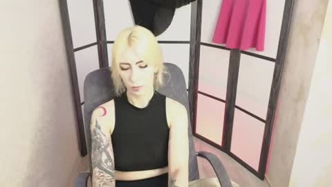 Emily online show from July 1, 10:59 am
