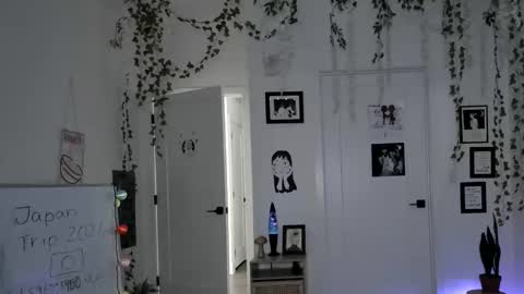 Ella online show from February 2, 9:58 pm