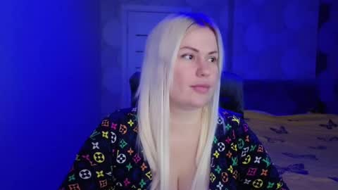 blackeyes11 online show from March 2, 3:50 am