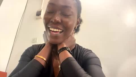 blackfairy01 online show from December 18, 10:09 am