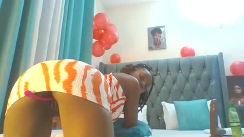 blackthickpussy online show from February 15, 9:06 pm