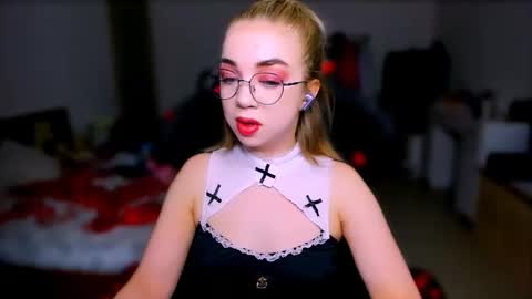 Nicole online show from March 11, 7:23 am