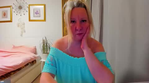 Nicole online show from March 6, 6:58 pm