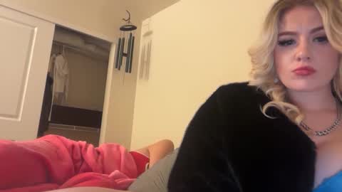 blondebunny999 online show from March 4, 7:59 am