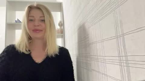 Snapshot of blondie_xoxoxo chatting on September 26, 10:57 am blondie_xoxoxo online show from September 26, 10:57 am