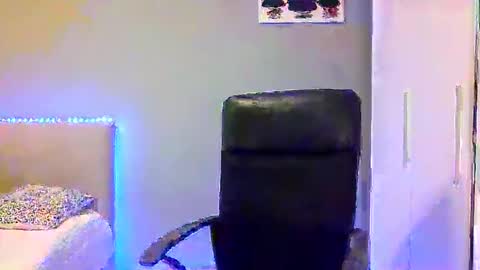 BlondLeyla online show from October 31, 2:10 pm