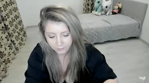 blondysarah online show from March 3, 8:15 pm