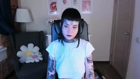 Mary online show from August 5, 8:48 pm