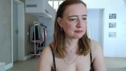 blue_angel_sweet online show from June 4, 4:28 am