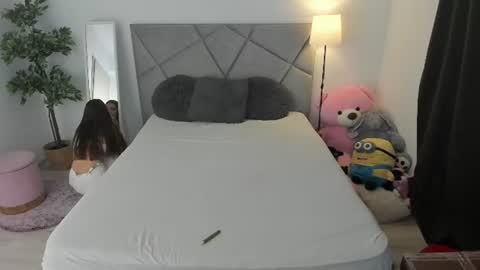 blueeyeslexxxy online show from July 2, 6:30 am