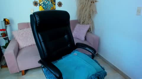  Salma Independent Model online show from October 26, 9:10 pm