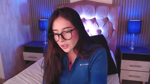 bonnali_lune online show from January 19, 4:03 pm