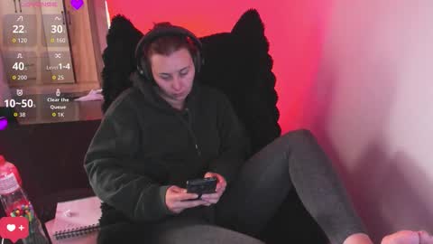 Bonnie Help me reach 500 likes online show from March 2, 5:19 pm