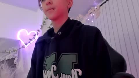 Snapshot of bonniecute_ chatting on January 25, 11:46 am online show from January 25, 11:46 am