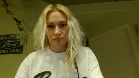 i am a naughty jedi knight online show from March 26, 1:46 pm