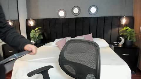   online show from February 10, 3:20 am