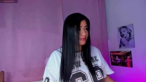 briana11_ online show from April 30, 12:05 am