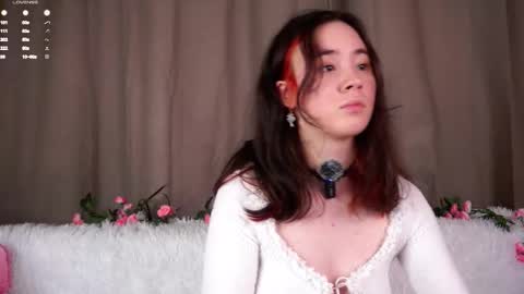 Lina online show from February 2, 11:31 am