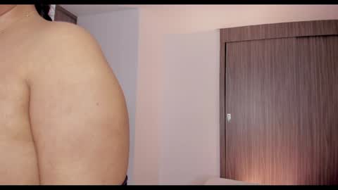 Snapshot of brunnahart chatting on December 11, 11:32 pm     online show from December 11, 11:32 pm