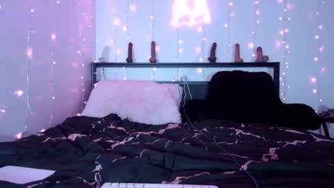 Queen Lola XXX online show from July 16, 6:29 am