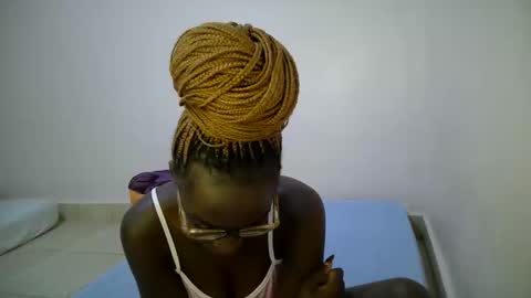 bunny_bliss1 online show from May 15, 11:40 pm