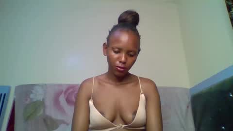 bunnydiva_ online show from December 19, 5:10 am