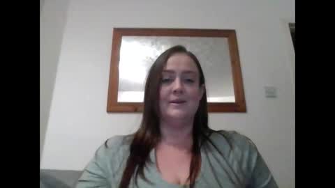 BustySuzy online show from December 17, 5:04 pm